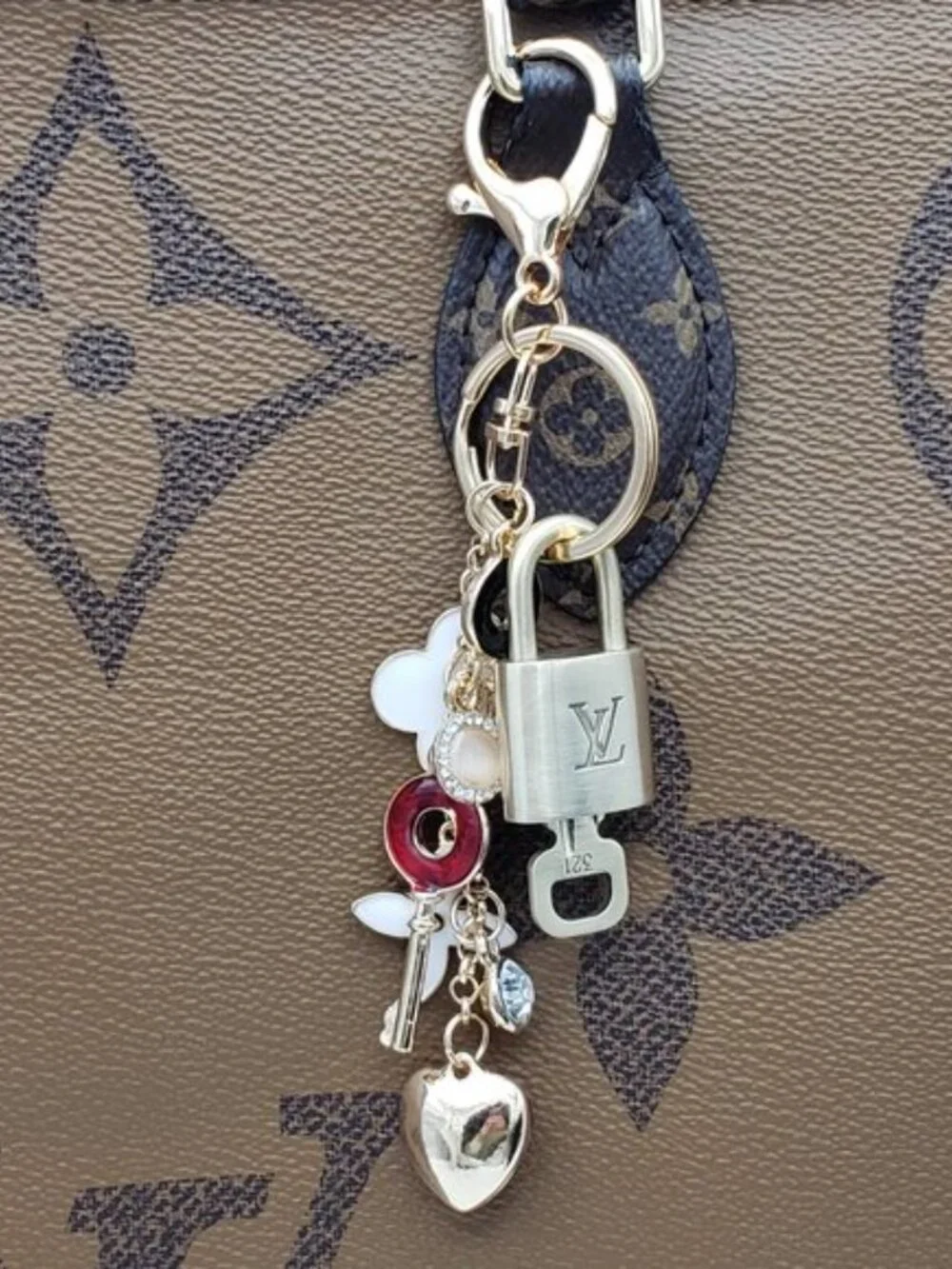 Authentic Louis Vuitton Gold Padlock 🔒 Shiny LV Key + Unbranded Bag Charm